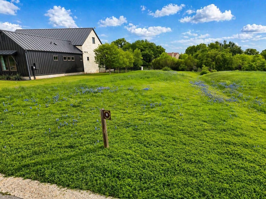 305 Grove Ct, Horseshoe Bay, Texas