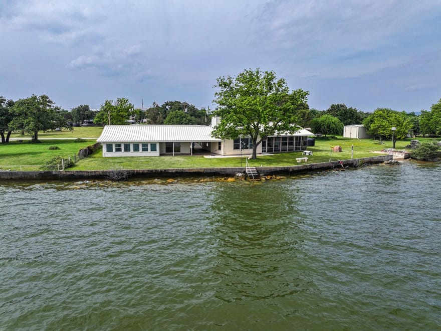 736 W Lakecrest Dr, Bluffton, Texas