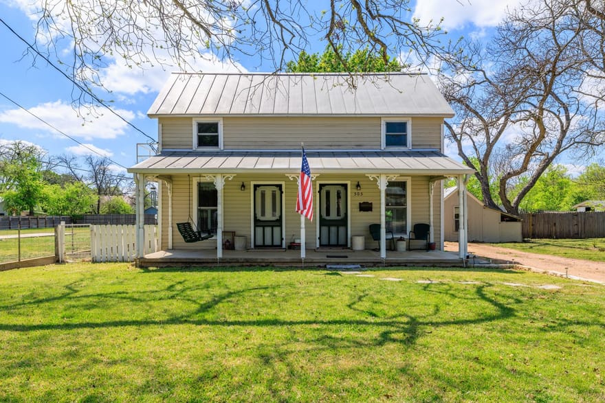 505 W San Antonio St, Fredericksburg, Texas
