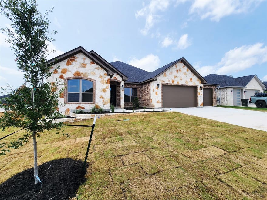 801 Golden Eagle Cv, Salado, Texas