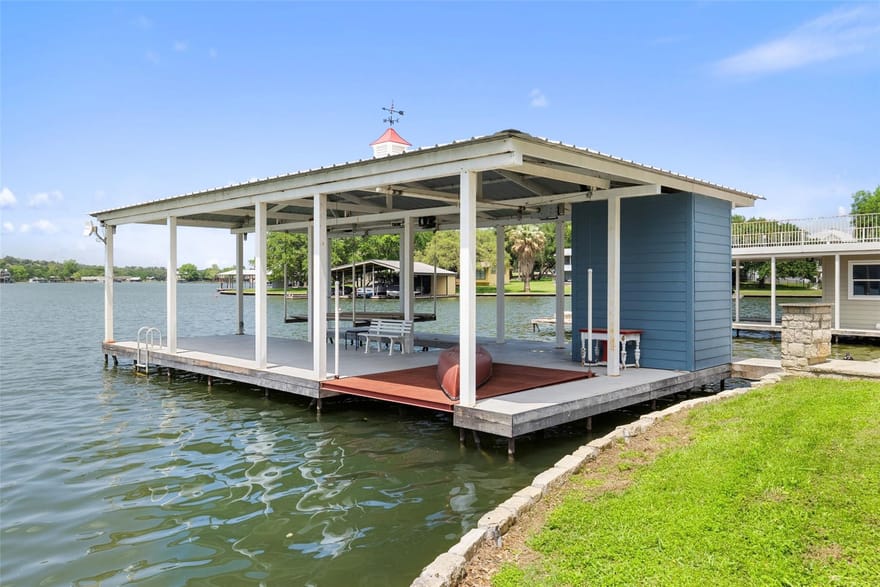 324 Granite Shoals Ln, Sunrise Beach, Texas