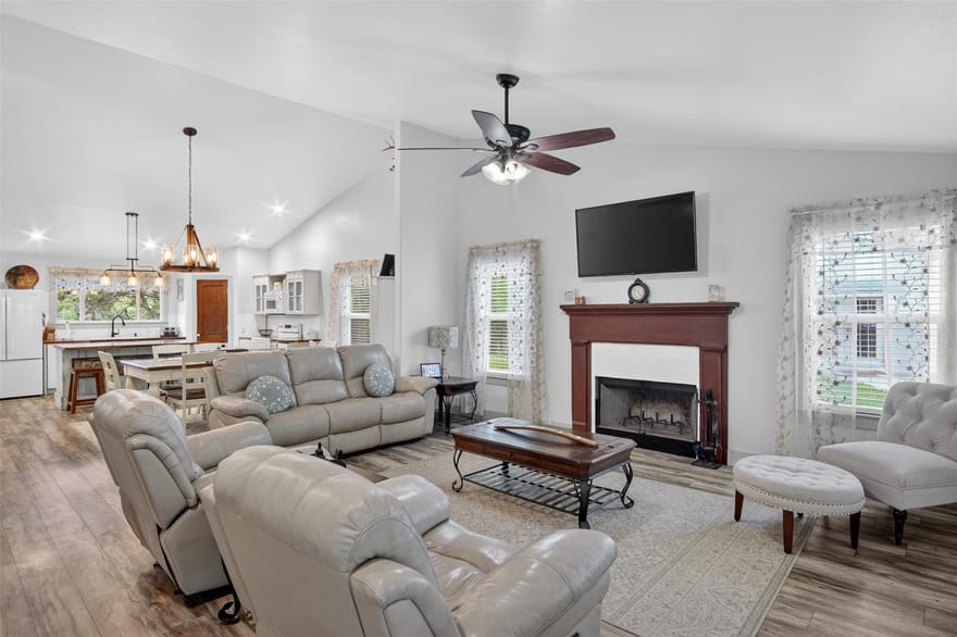 360 Darwin Dr, Burnet, Texas
