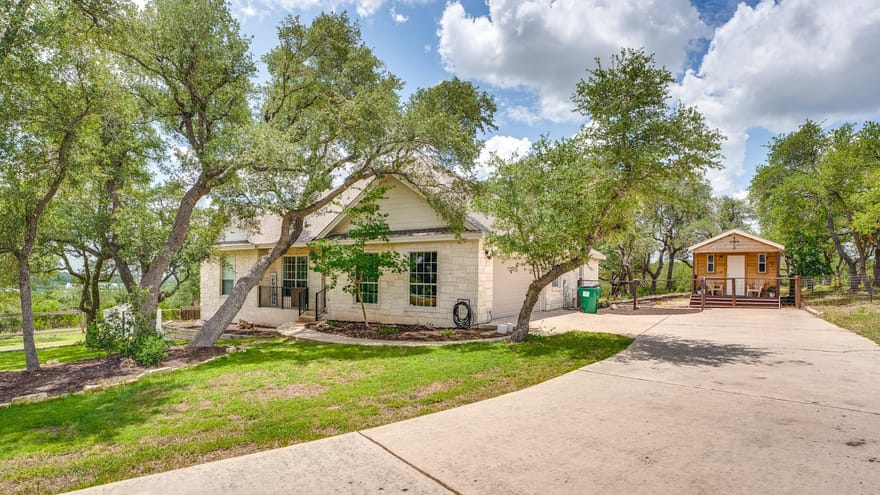 2016 Hidden Hills Dr, Dripping Springs, Texas