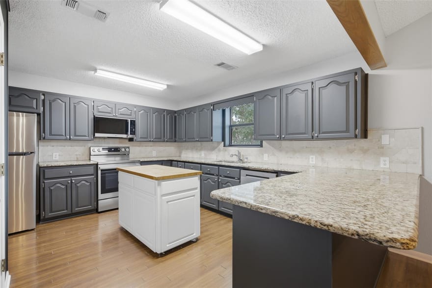 508 Pebble Dr, Buchanan Dam, Texas