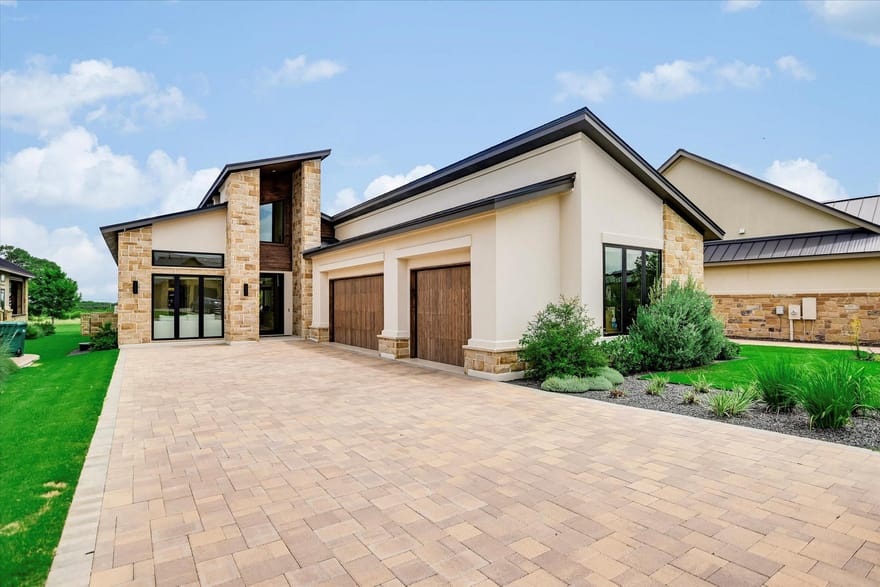 130 Azalea Loop, Horseshoe Bay, Texas
