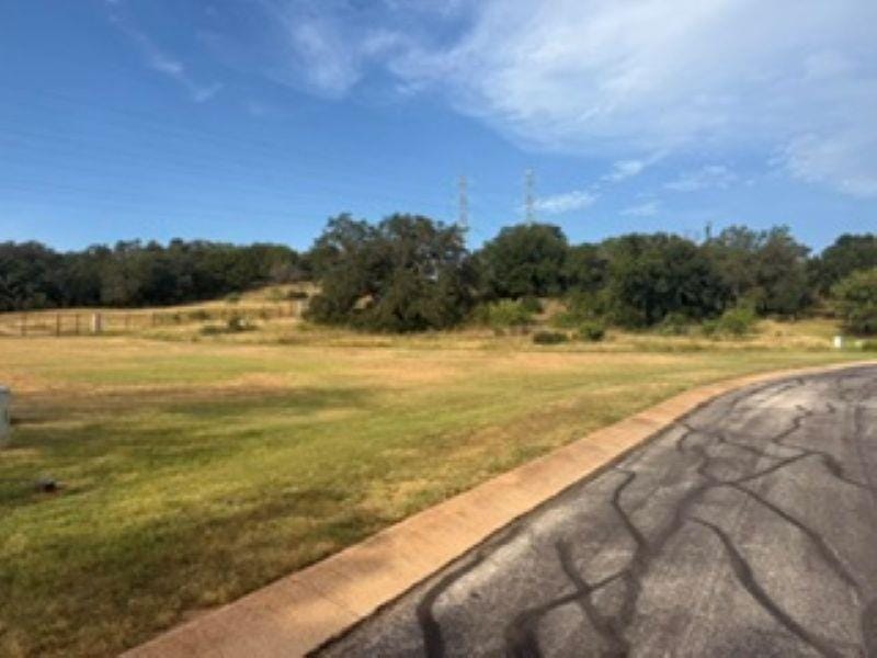 107 James Cir, Horseshoe Bay, Texas