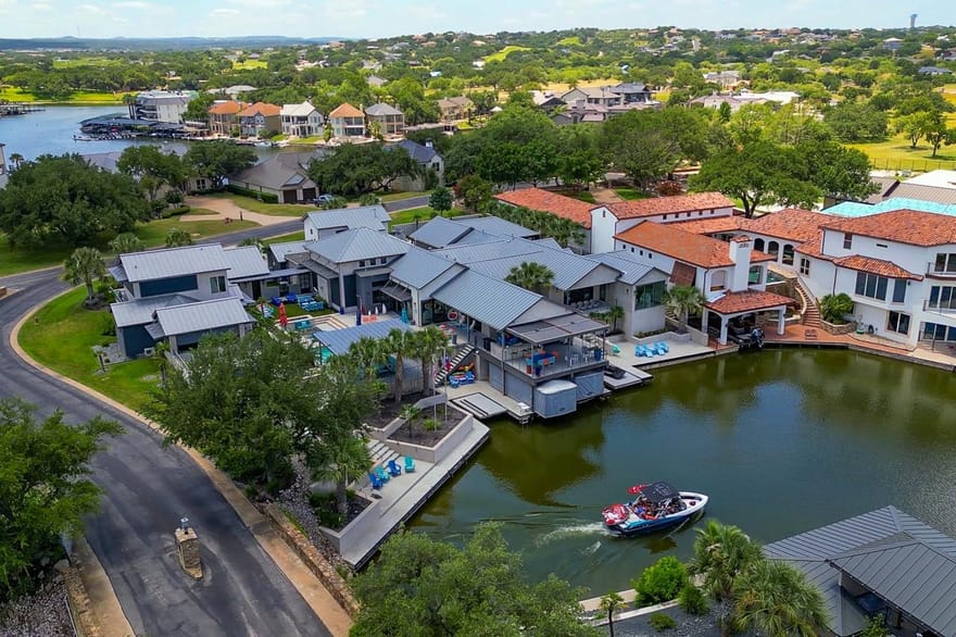 116 Wennmohs Pl, Horseshoe Bay, Texas