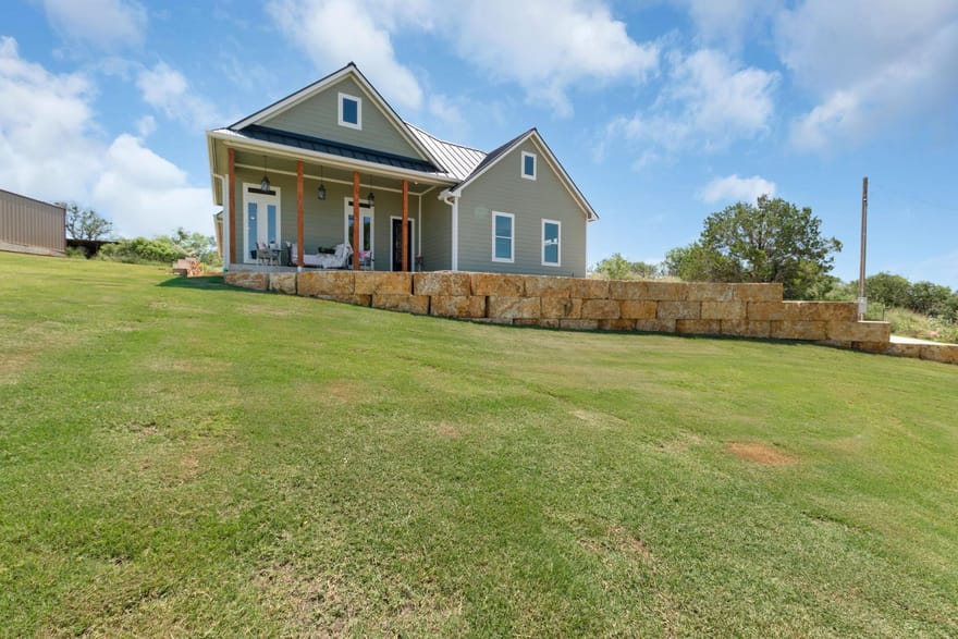 908 Sandy Mountain Dr, Sunrise Beach, Texas