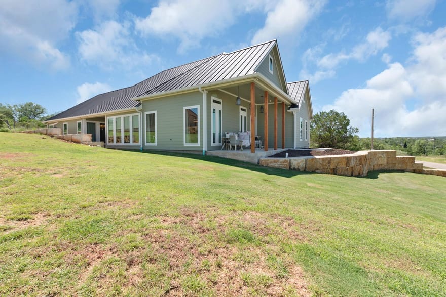 908 Sandy Mountain Dr, Sunrise Beach, Texas