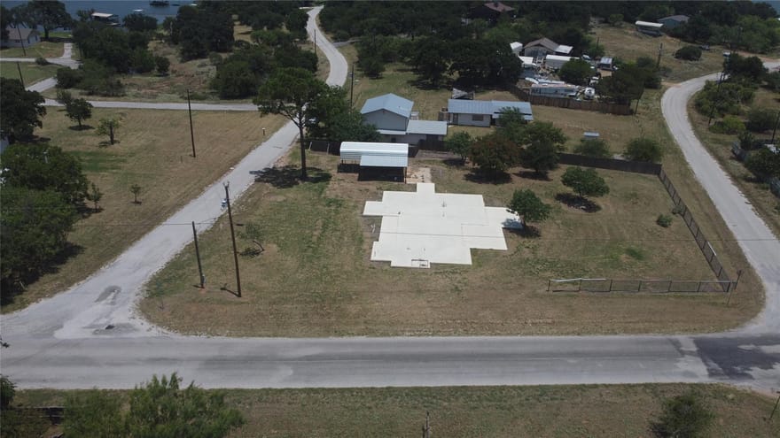 1519 Lakeview Dr, Tow, Texas