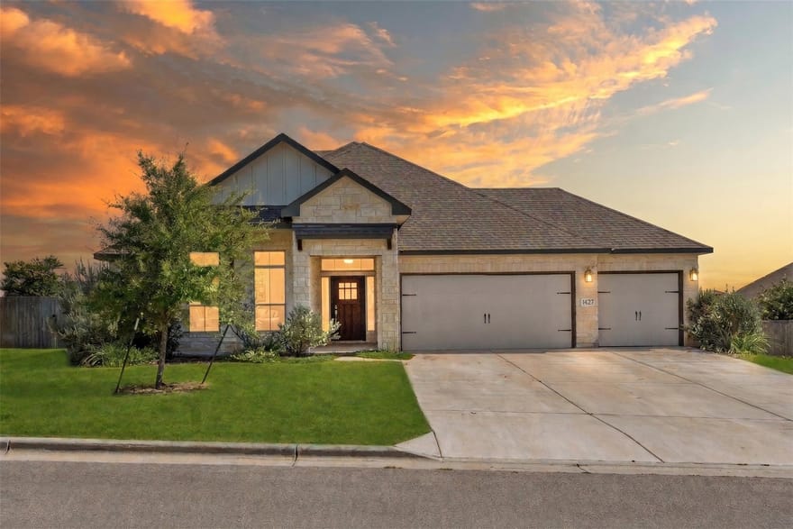 1527 Mountain Crest Cv, Salado, Texas