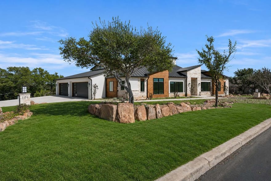 101 Silver Way, Horseshoe Bay, Texas