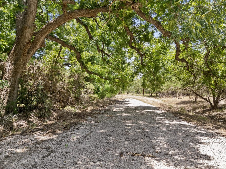 Lot# K10215 Bowie Knife, Horseshoe Bay, Texas