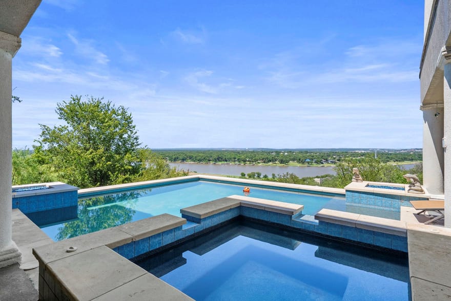 301 Circle Dr, Horseshoe Bay, Texas