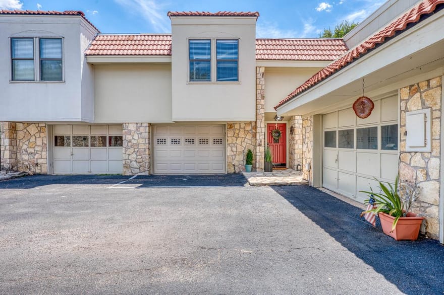200 Free Rein, Horseshoe Bay, Texas
