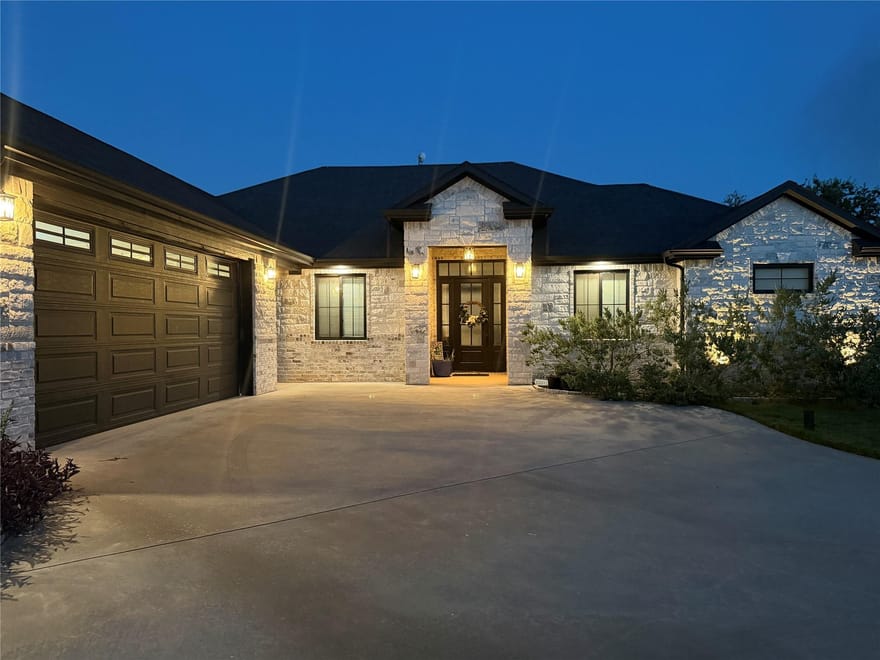 27125 Whispering Meadow Dr, Whitney, Texas