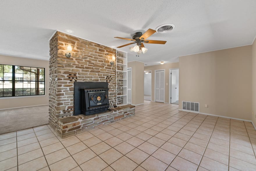 606 Cedar Dr, Buchanan Dam, Texas