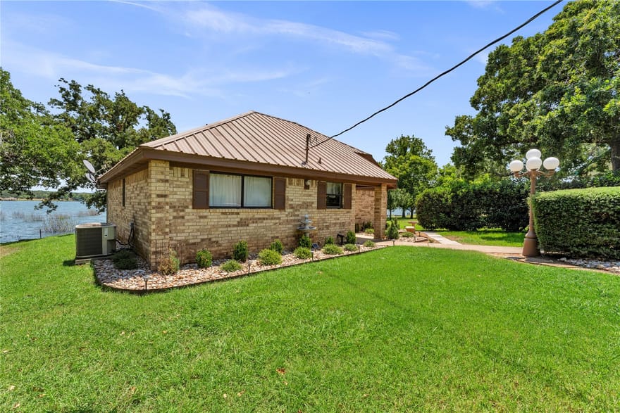 386 Lake Loop, Tow, Texas