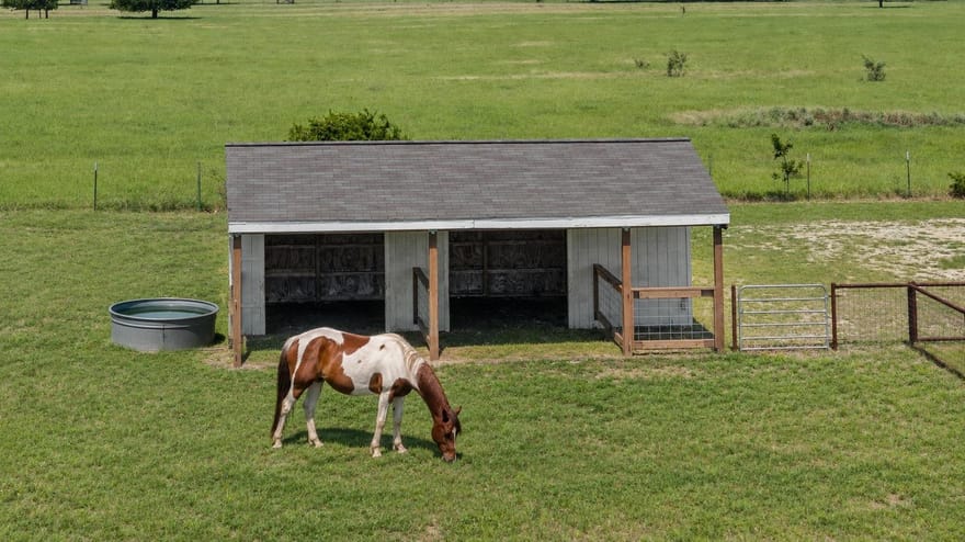1060 Hackberry Rd, Salado, Texas