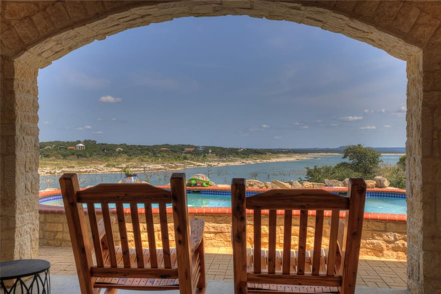 2611 Westview Dr, Canyon Lake, Texas
