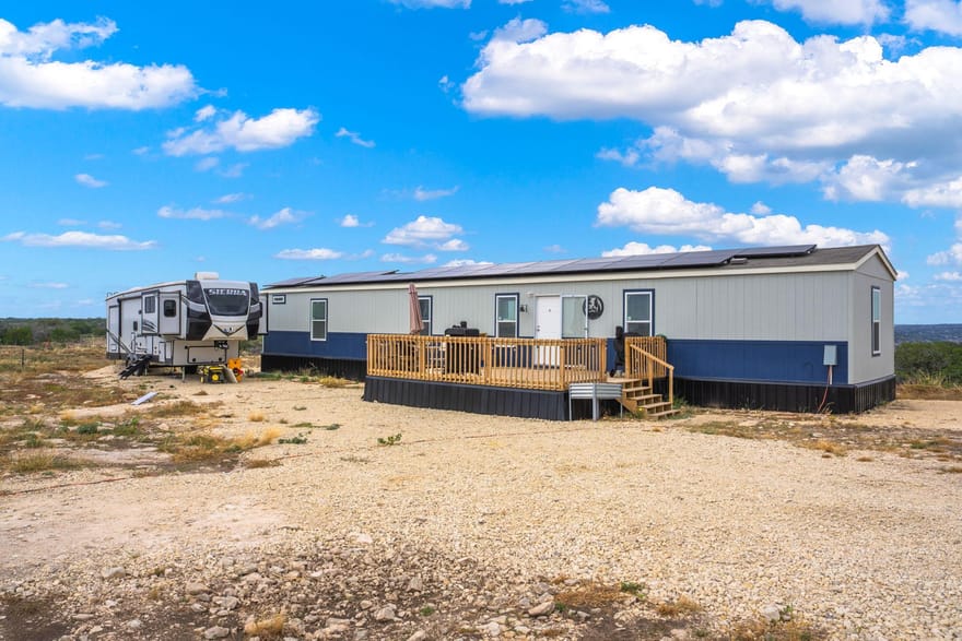 13812 High Lonesome Rd, Del Rio, Texas