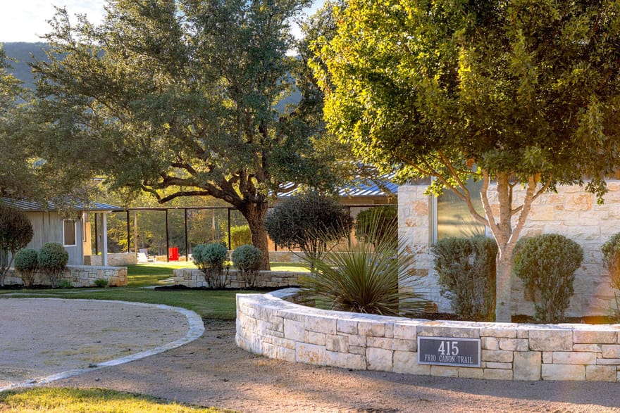 415 Frio Canon Trl, Leakey, Texas