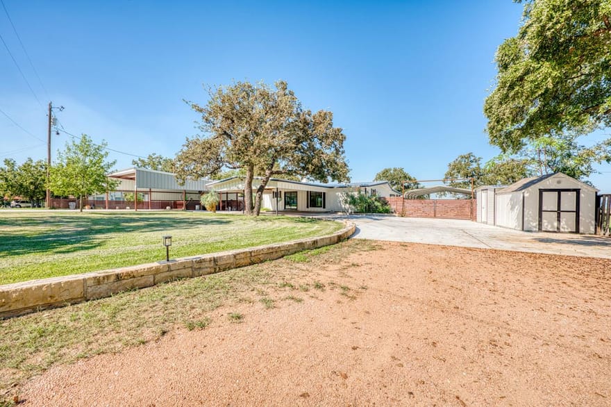 106 Pebble Cir, Buchanan Dam, Texas