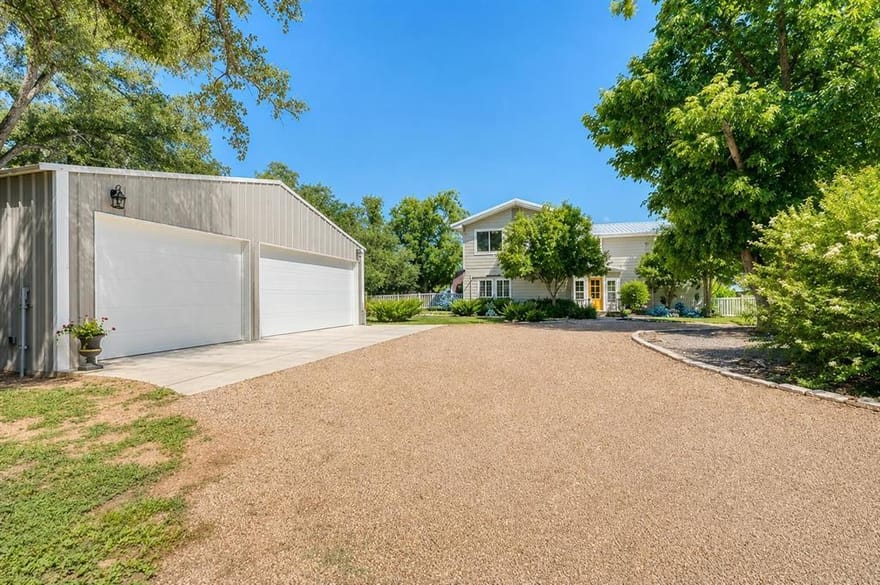 409 Island Lodges Dr, Buchanan Dam, Texas