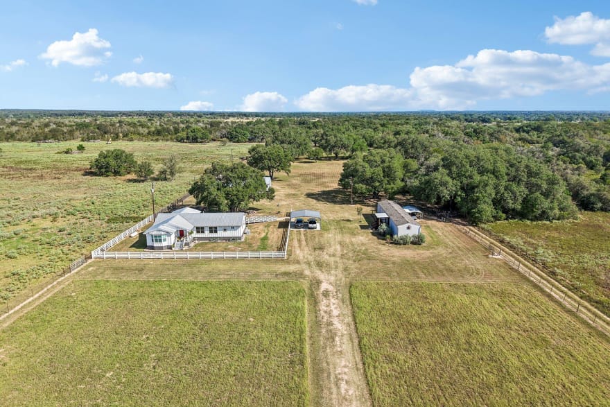4151 Unger Rd, Smithville, Texas
