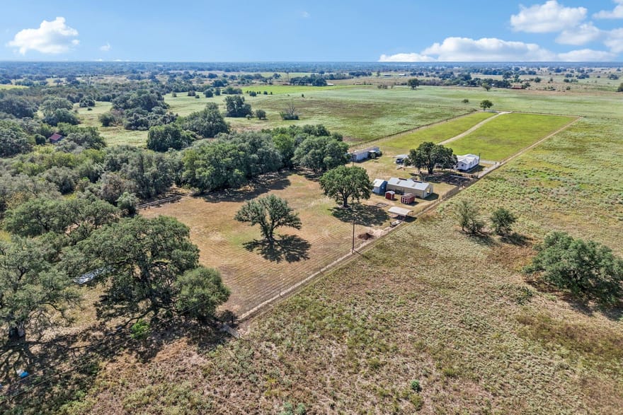 4151 Unger Rd, Smithville, Texas