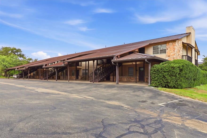 1210 Hi Stirrup #205, Horseshoe Bay, Texas