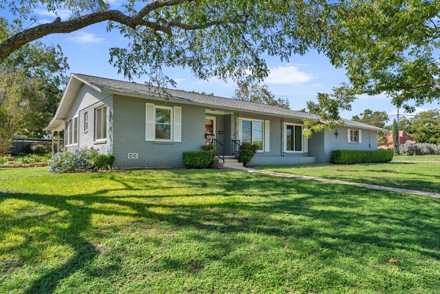 908 N Pierce St, Burnet, Texas