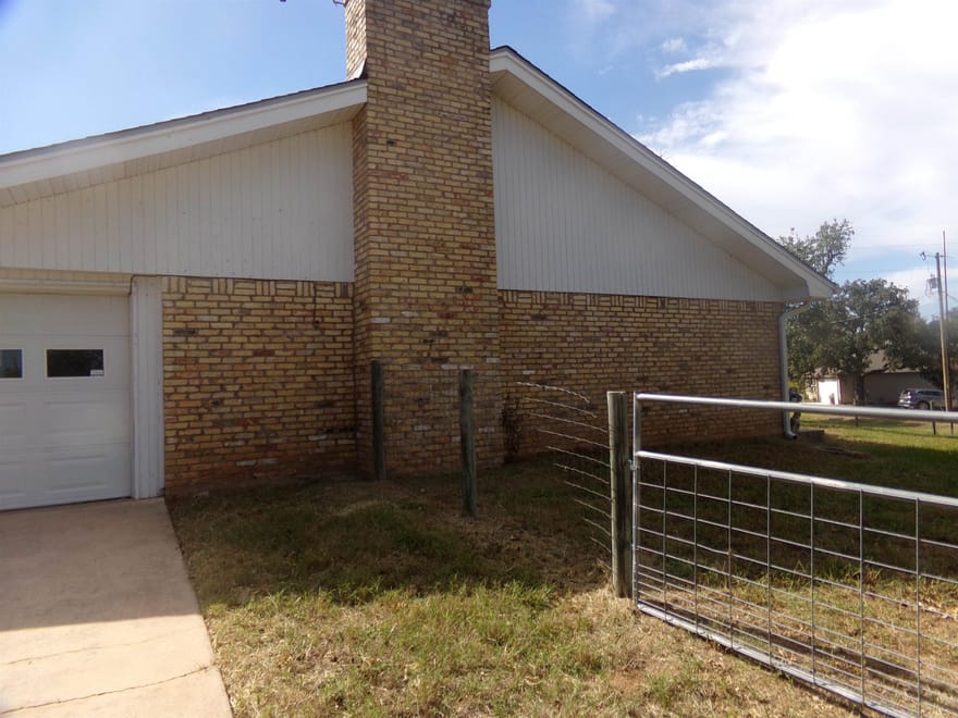 2117 Sleepy Hollow, Kingsland, Texas