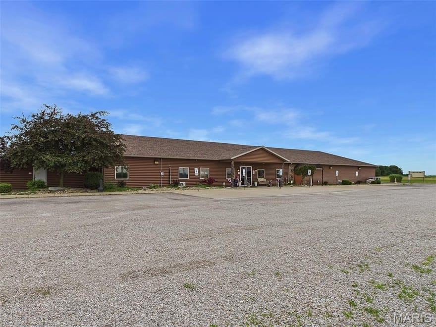 15469 State 127 Route, Carlyle, Illinois