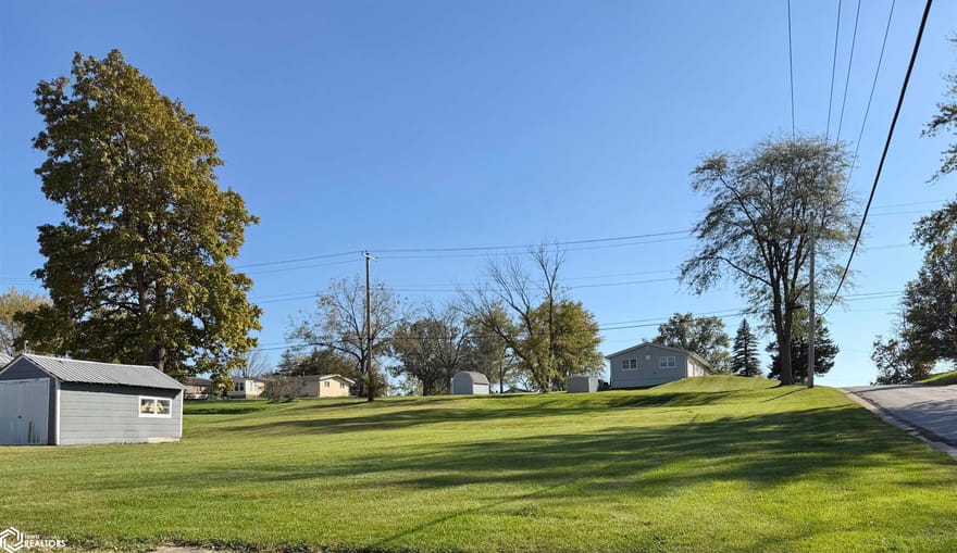 1628 Linden Avenue, Chariton, Iowa