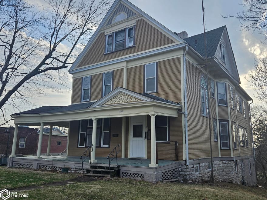905 N Court Street, Ottumwa, Iowa