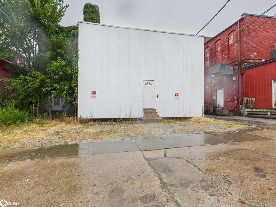115 N Market Street, Oskaloosa, Iowa
