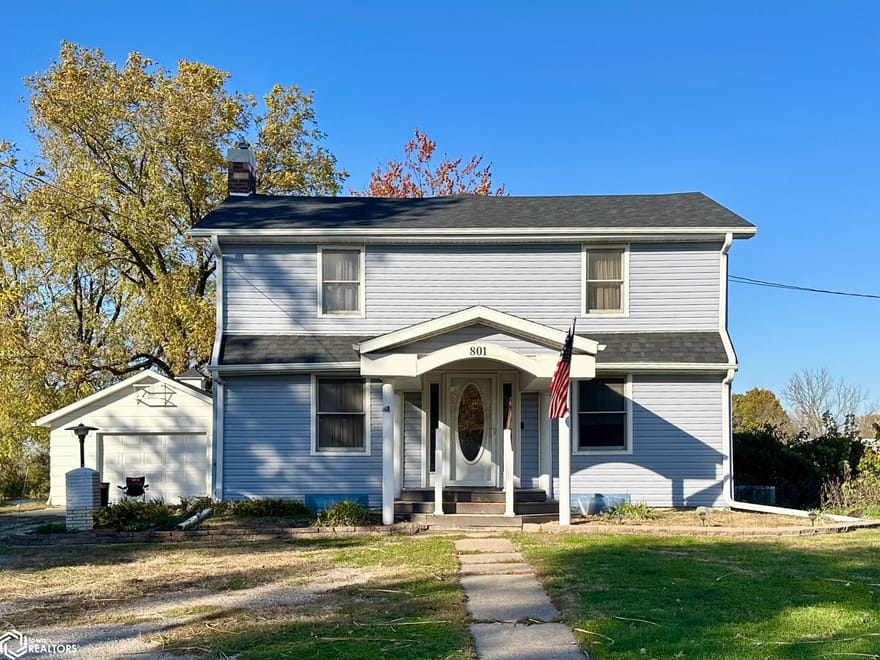 801 Curtis Avenue, Chariton, Iowa