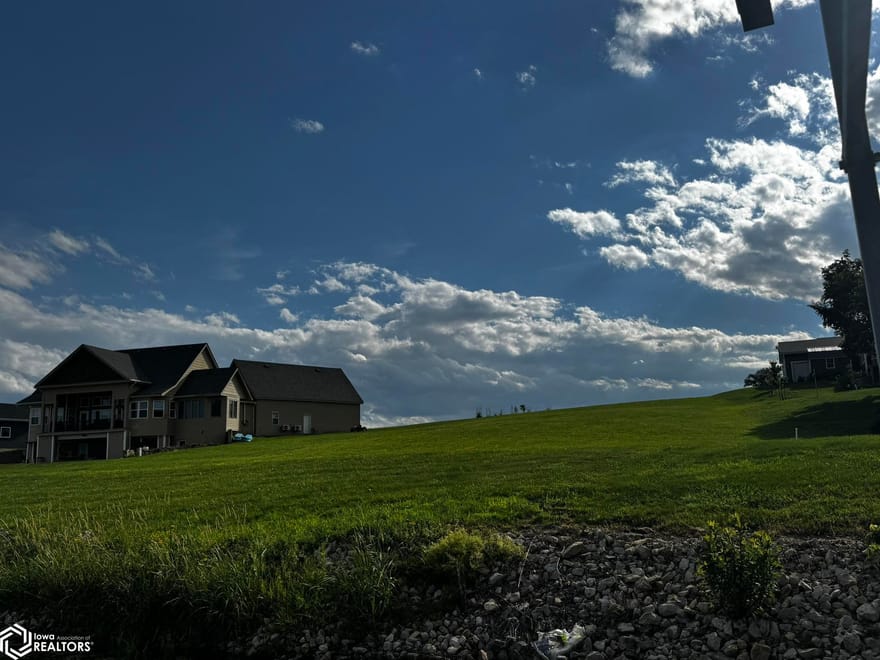 2156 W Vintner's Drive, Osceola, Iowa