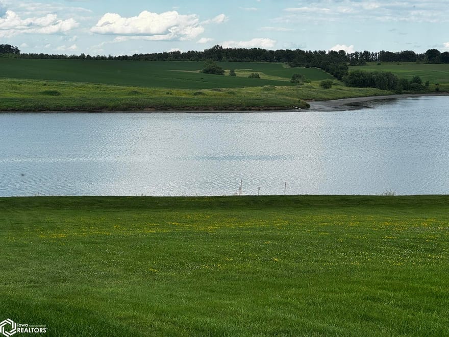 2156 W Vintner's Drive, Osceola, Iowa