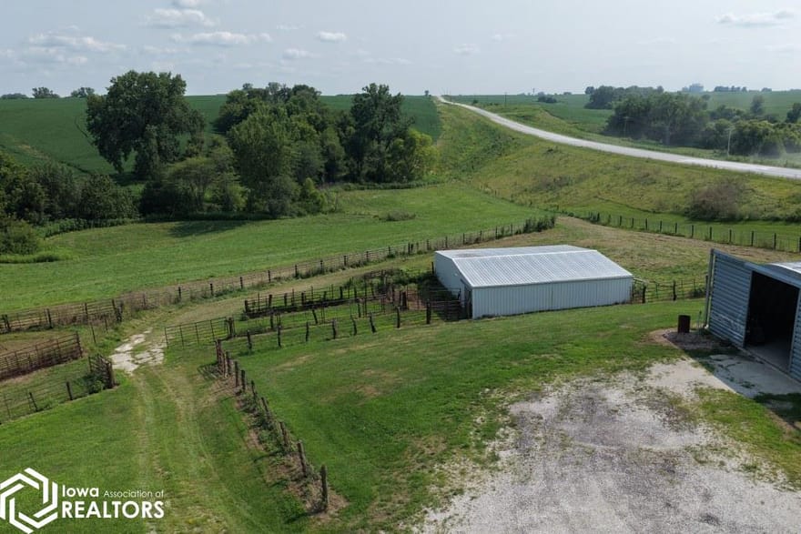 2416 County Highway P27, Benton, Iowa