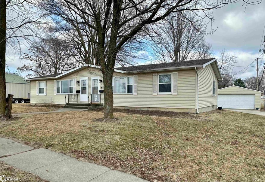 216 S 12th Street, Chariton, Iowa