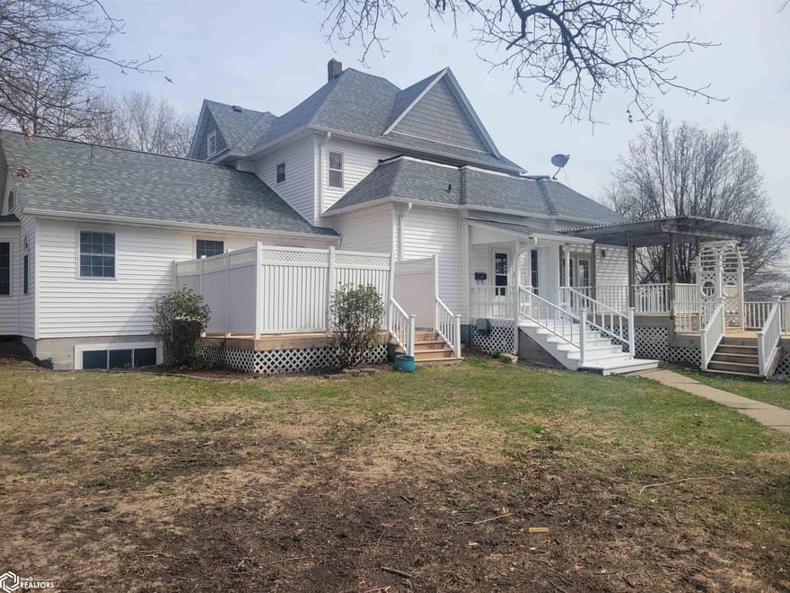207 W Jackson Street, Mount Ayr, Iowa