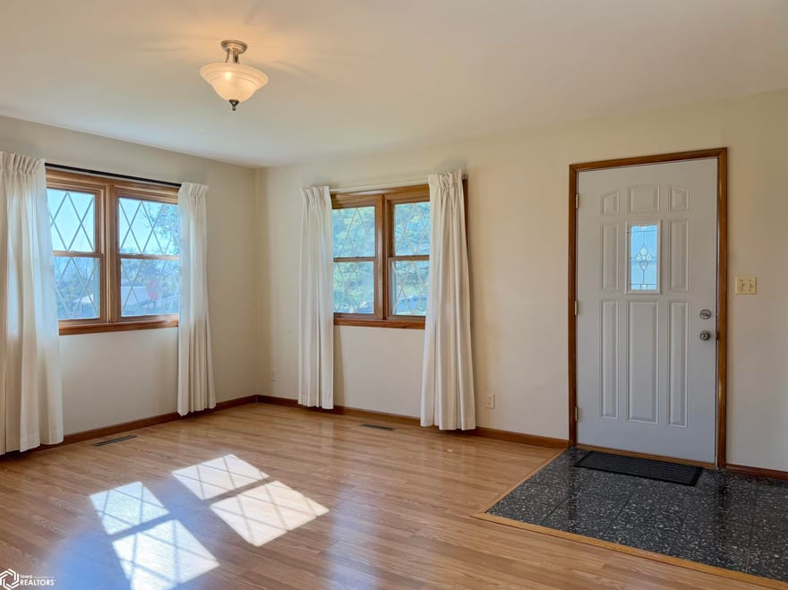 224 S 17th Street, Chariton, Iowa