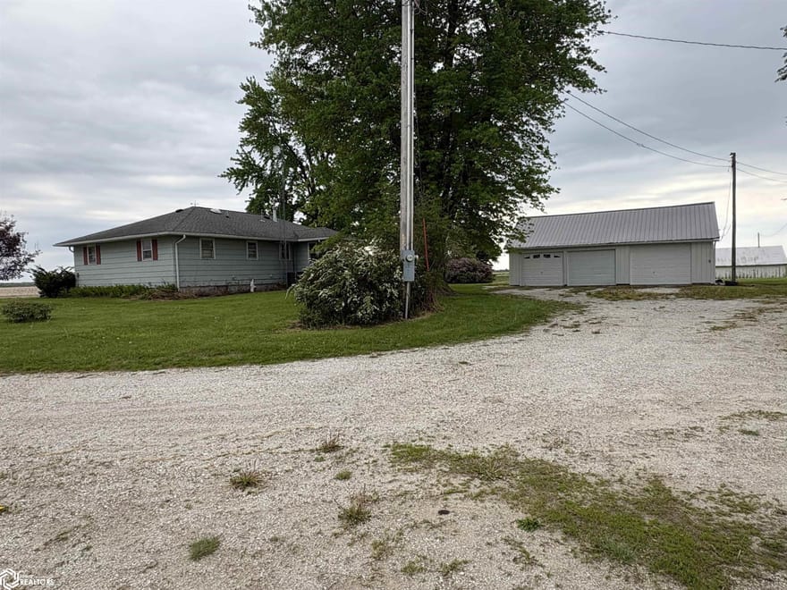 1754 Grape Avenue, Fairfield, Iowa