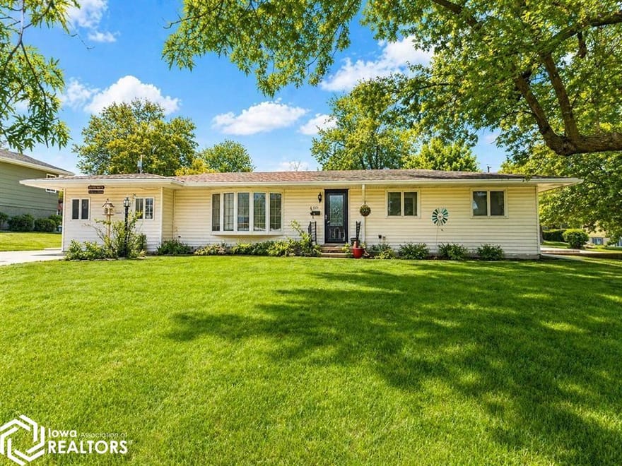 704 E Monroe Street, Mount Ayr, Iowa