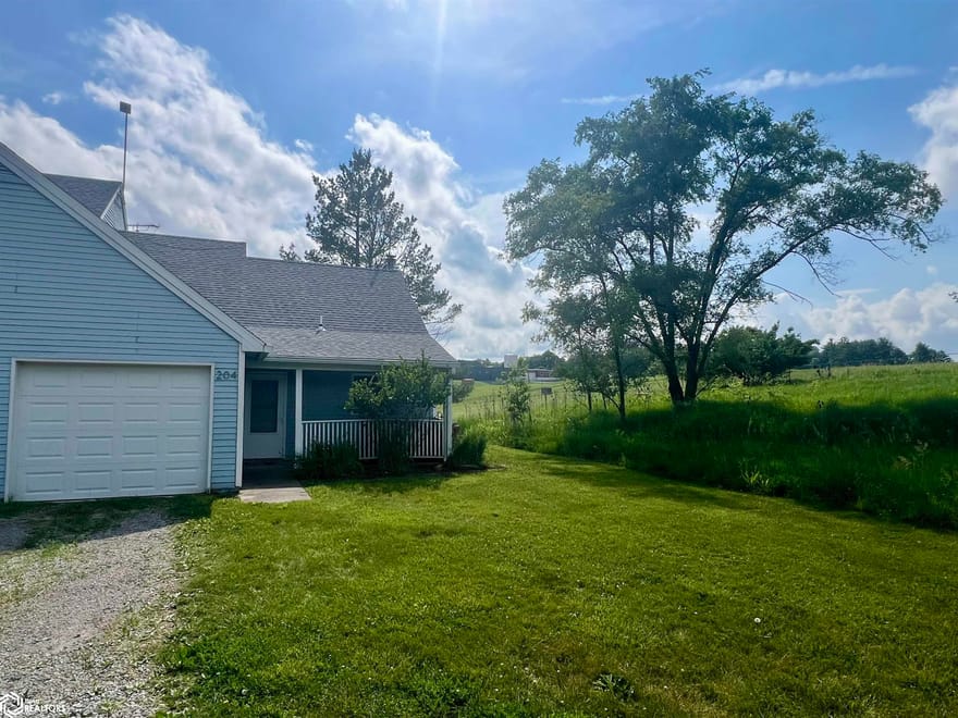 1000 Pleasant Plain #204 Road, Fairfield, Iowa