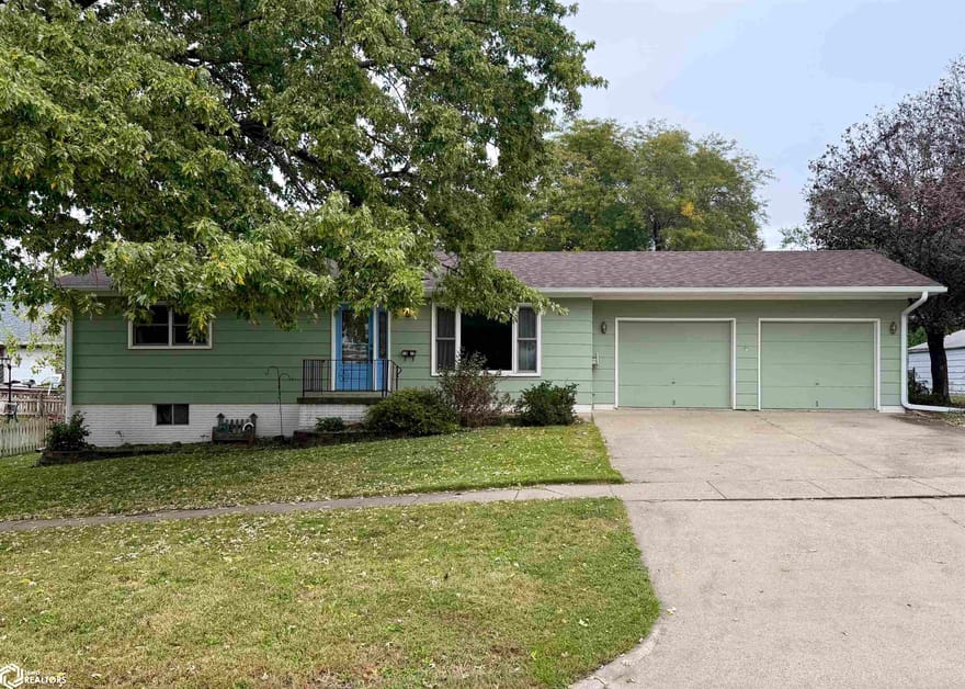 1419 Franklin Avenue, Chariton, Iowa