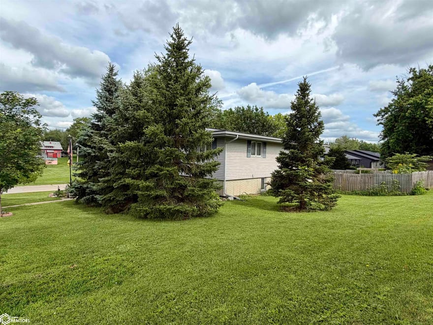 1102 Ashland Avenue, Chariton, Iowa