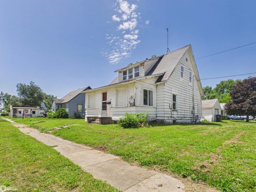 903 S 11th Street, Oskaloosa, Iowa